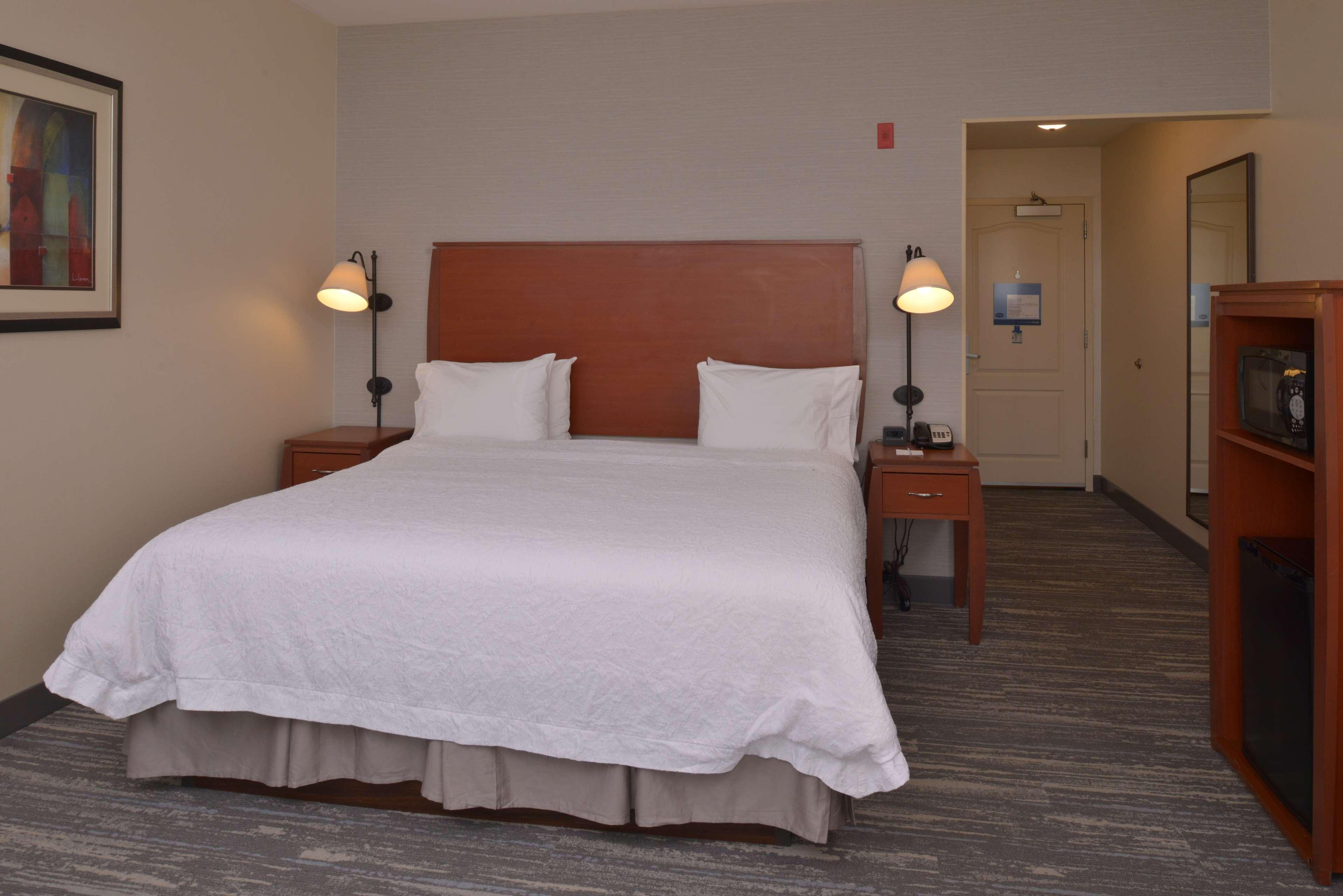Hampton Inn And Suites Bakersfield North-Airport Exteriör bild