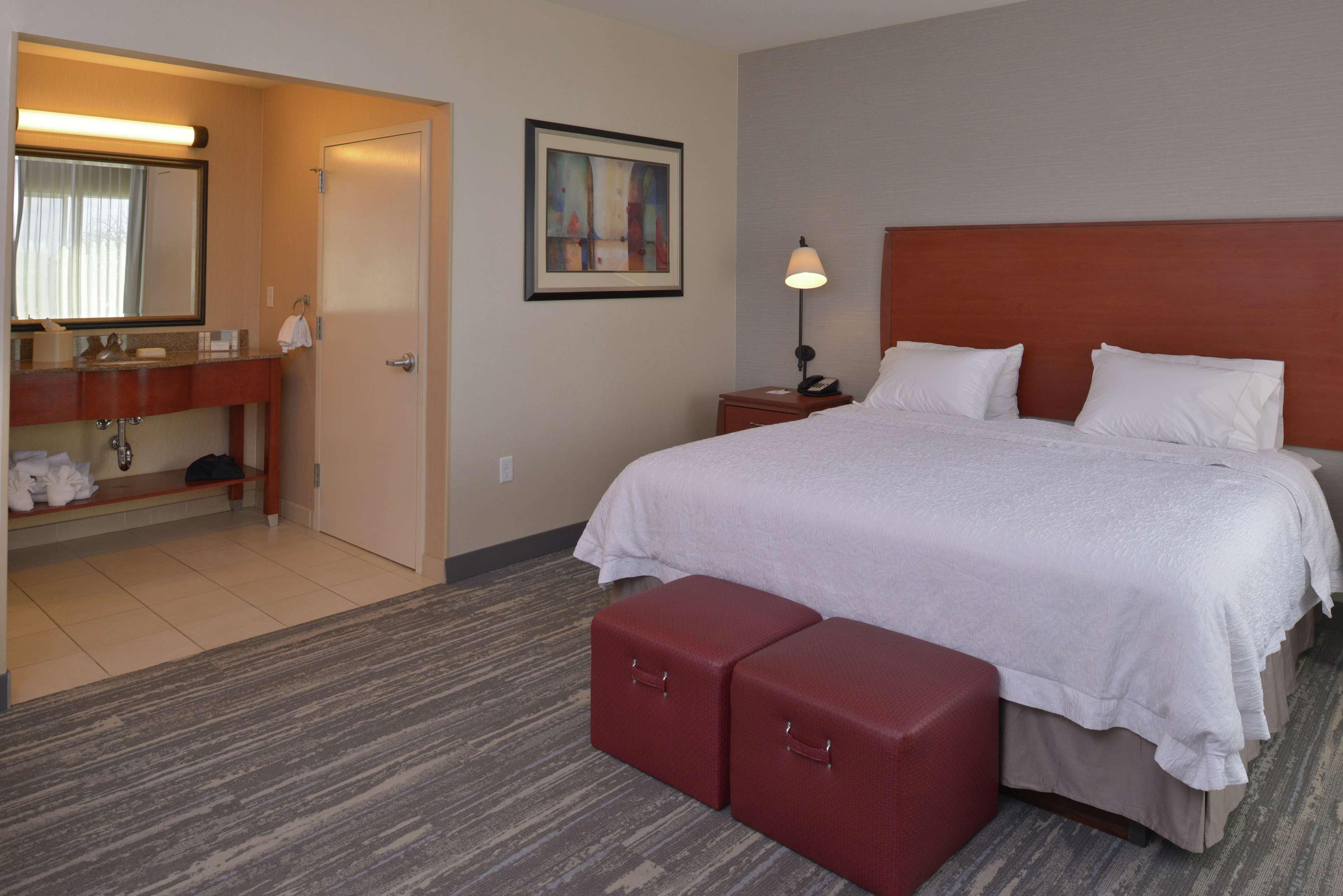 Hampton Inn And Suites Bakersfield North-Airport Exteriör bild