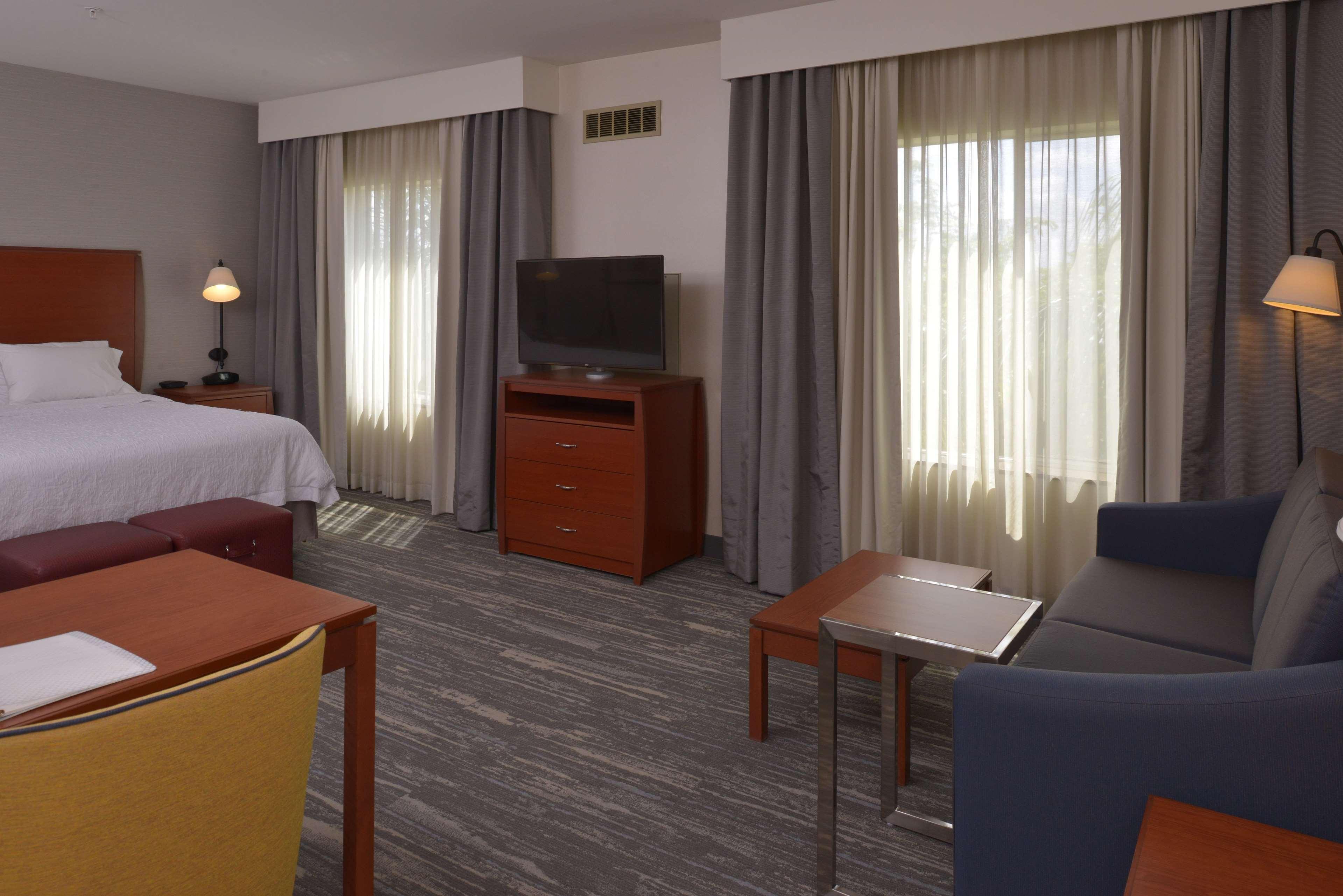 Hampton Inn And Suites Bakersfield North-Airport Exteriör bild