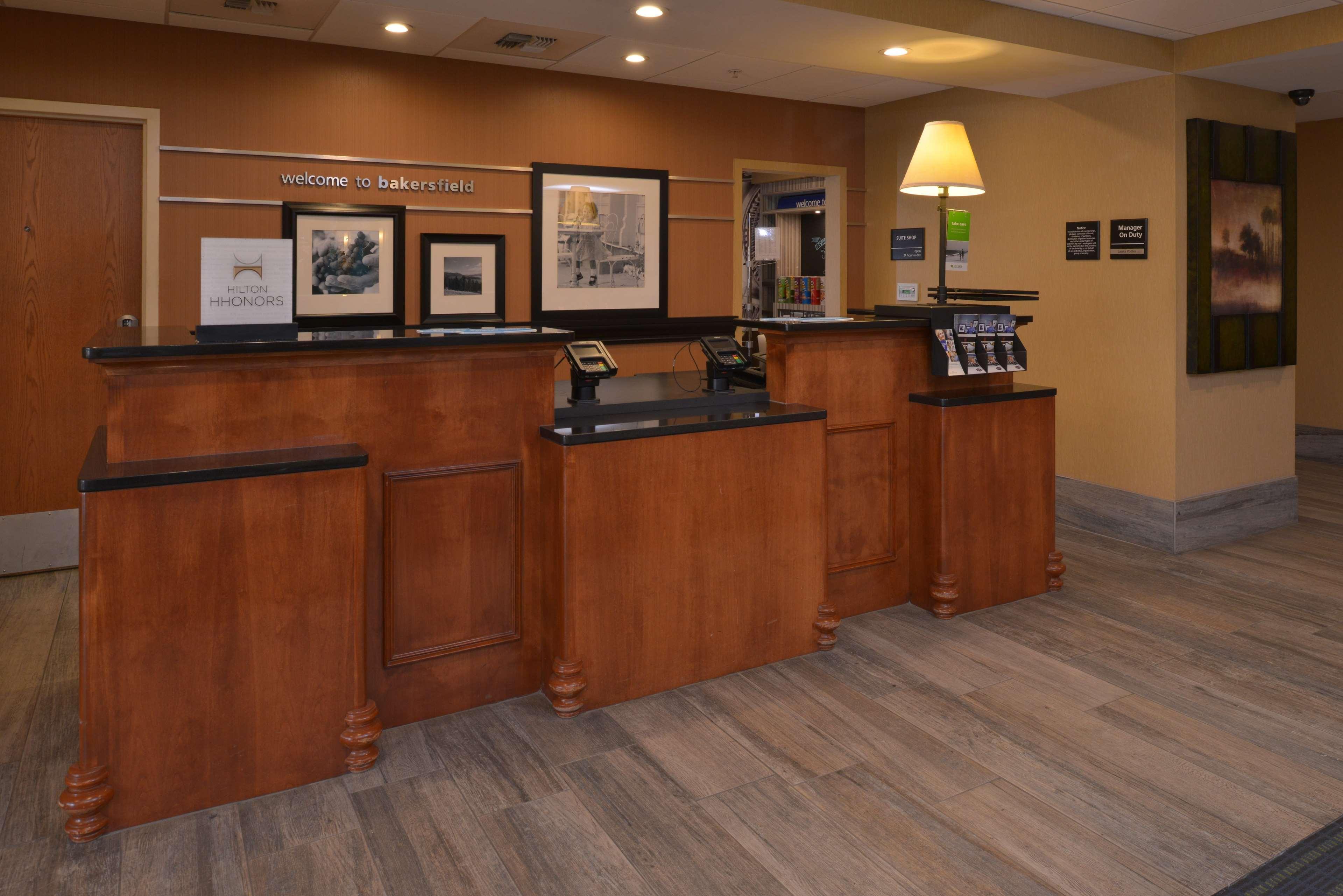 Hampton Inn And Suites Bakersfield North-Airport Exteriör bild