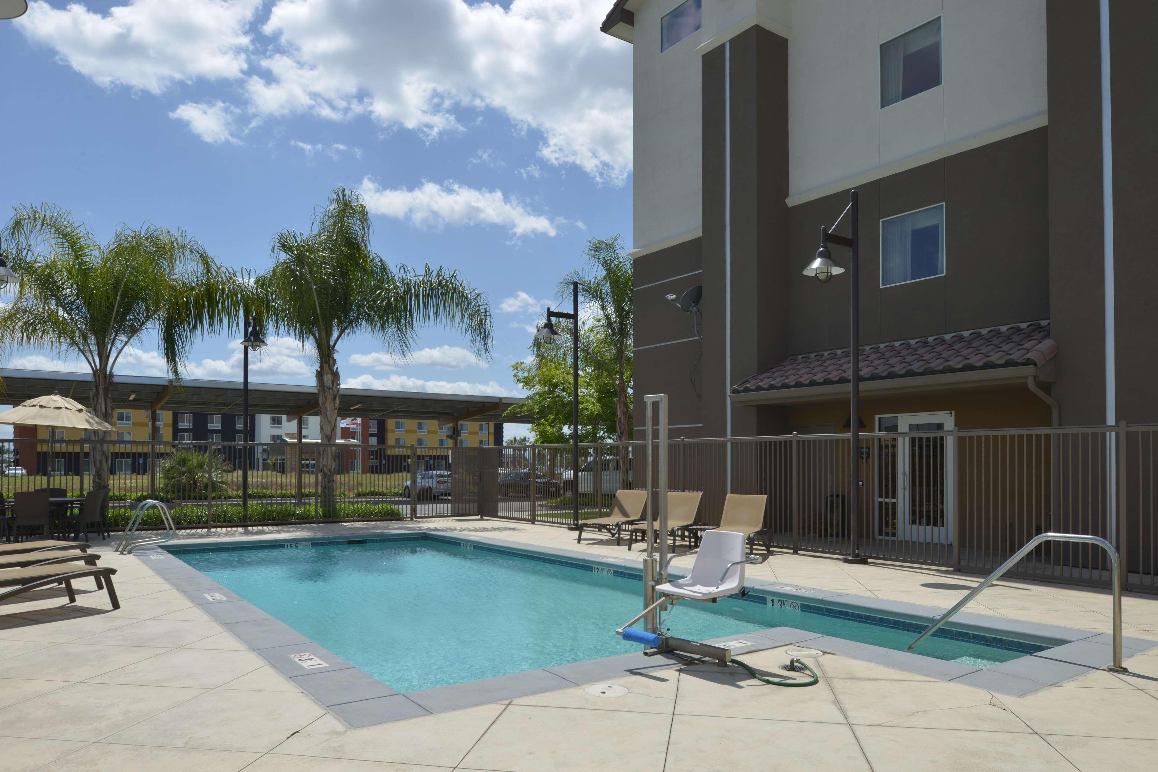 Hampton Inn And Suites Bakersfield North-Airport Exteriör bild