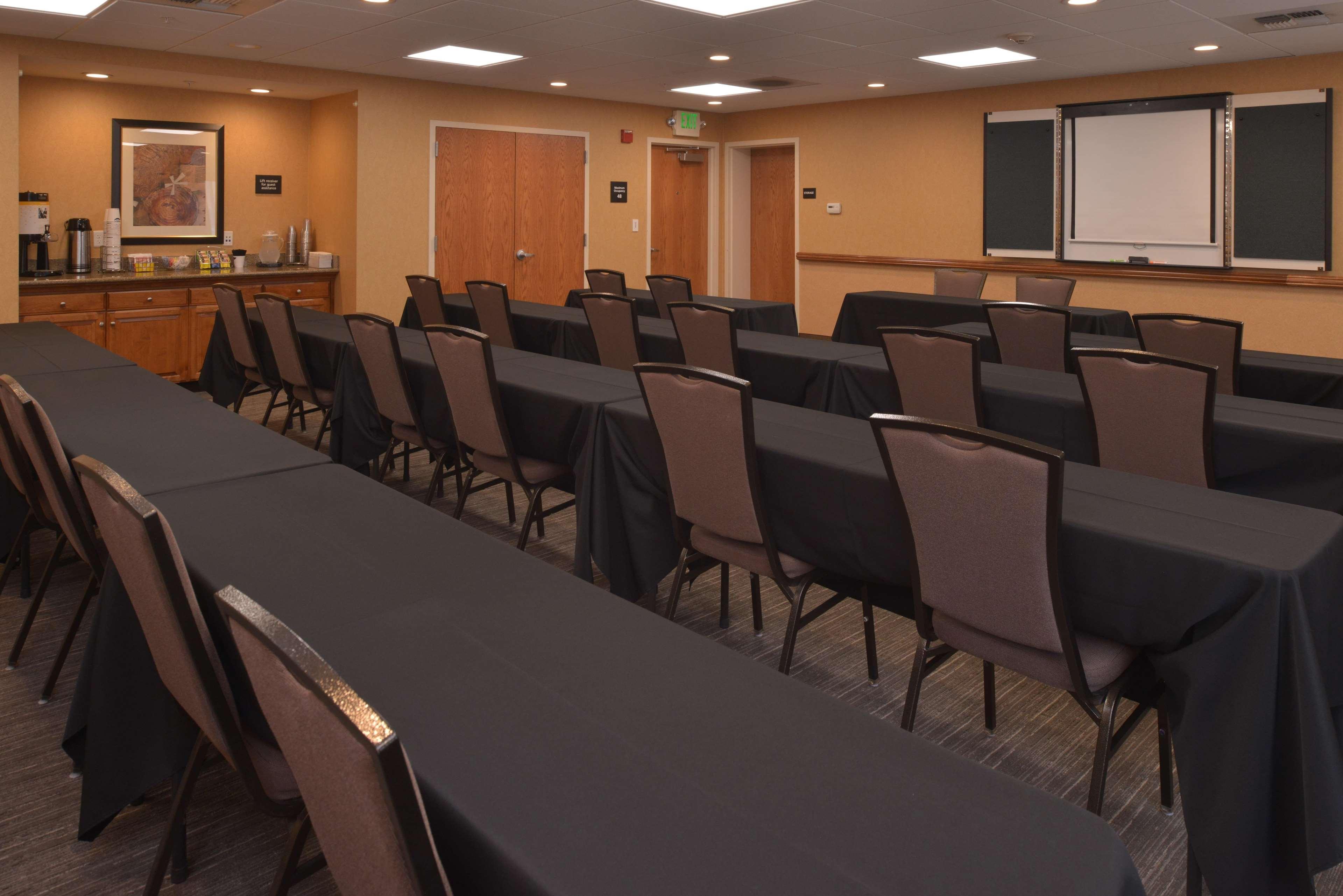 Hampton Inn And Suites Bakersfield North-Airport Exteriör bild