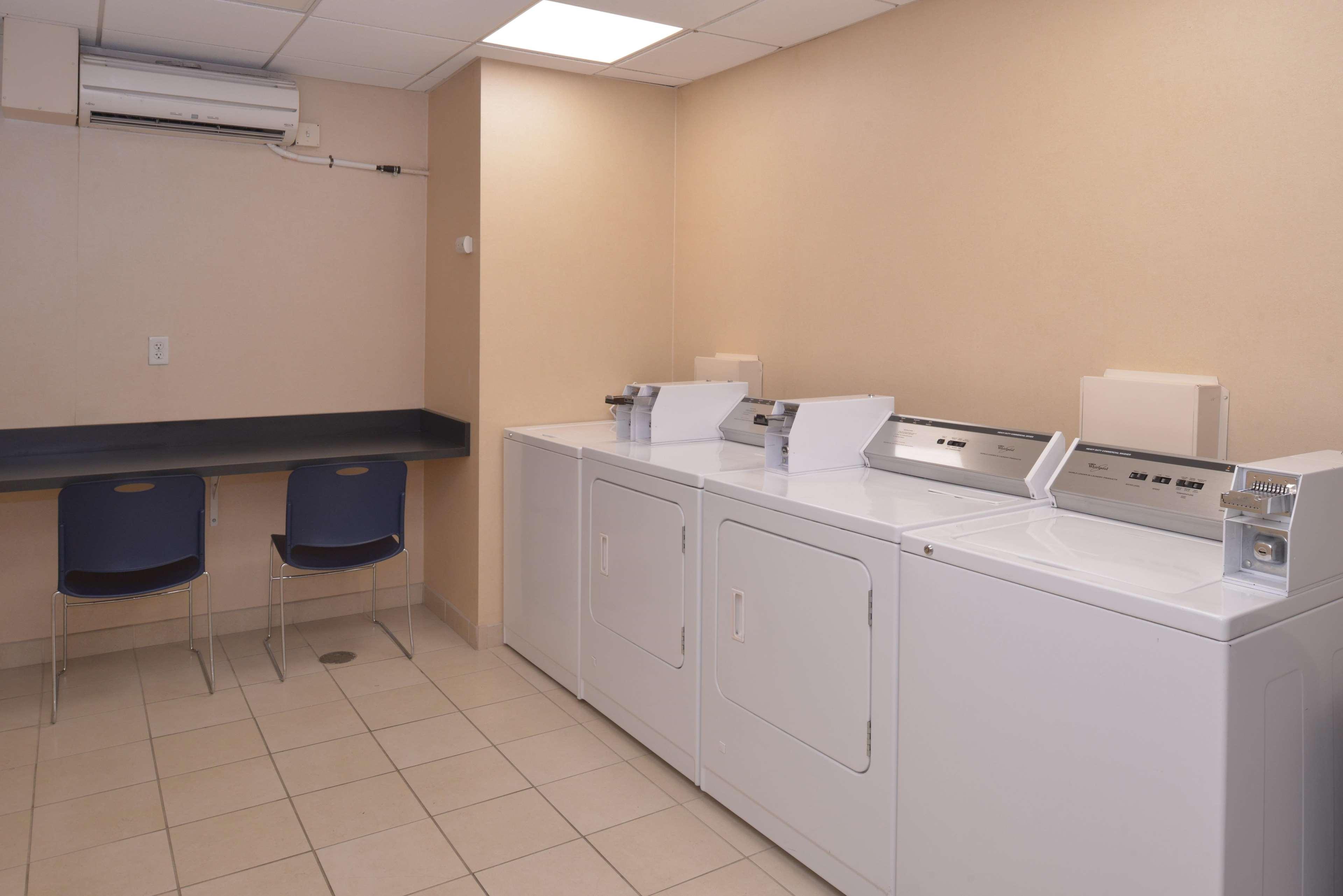 Hampton Inn And Suites Bakersfield North-Airport Exteriör bild