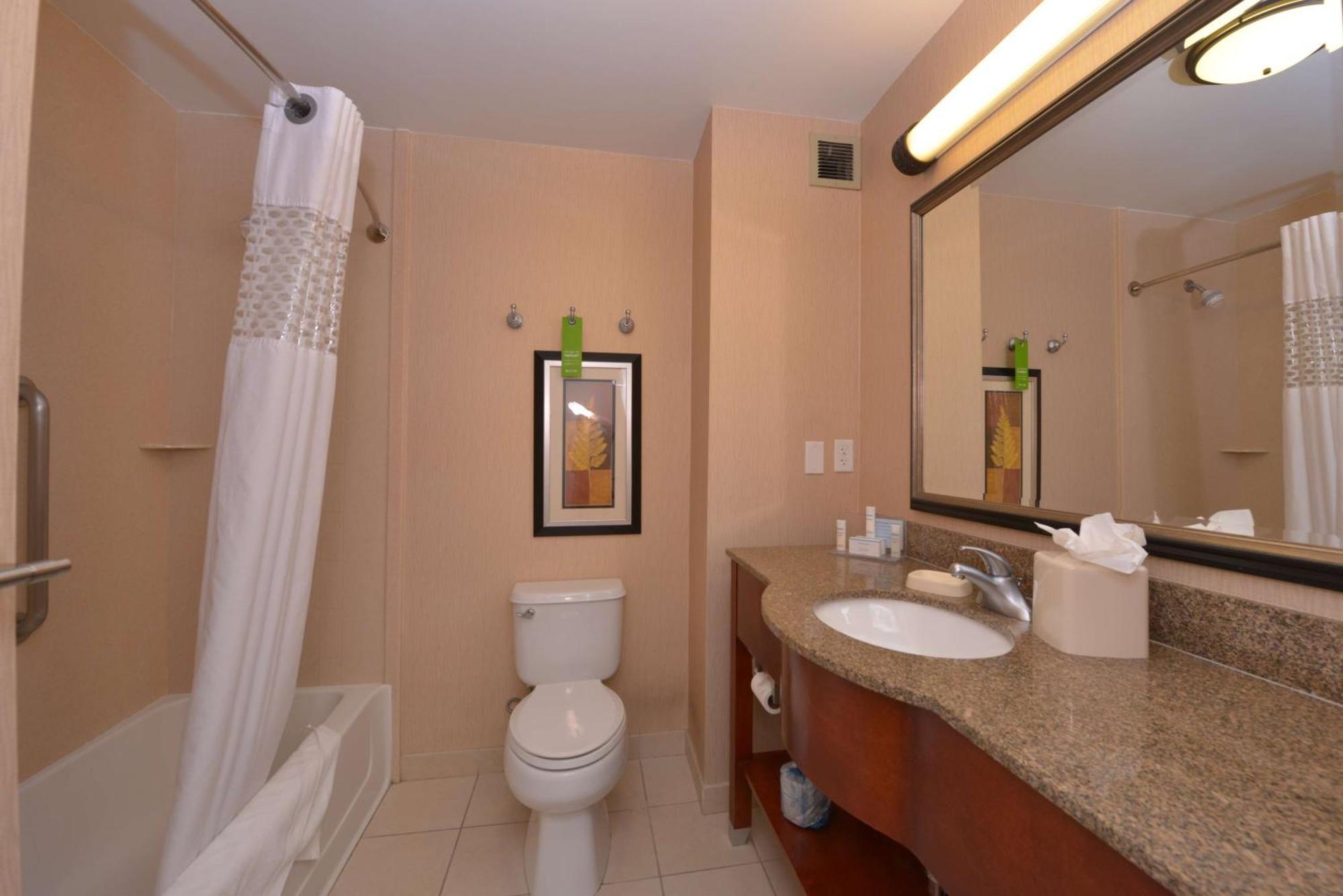 Hampton Inn And Suites Bakersfield North-Airport Exteriör bild